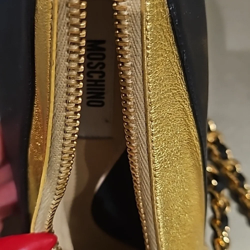 Moschino Black and Gold Women's Heel Purse! - Picture 5 of 5